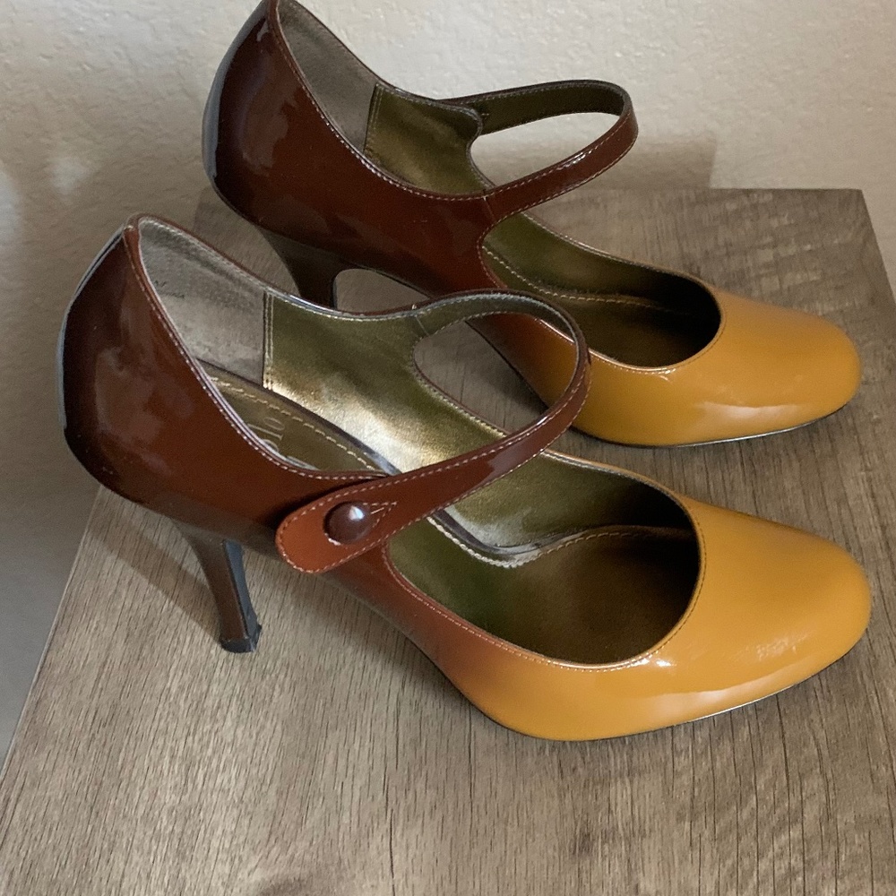 Linea Paolo Zara-D size 8M. Camel and Chestnut